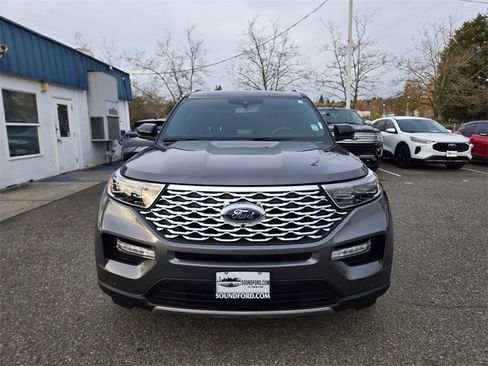 Used 2022 Ford Explorer Platinum w/ Technology Package image 2