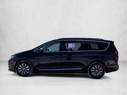 Used 2019 Chrysler Pacifica Touring-L Plus image 8