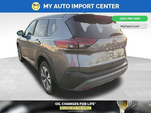 Used 2023 Nissan Rogue SV image 5