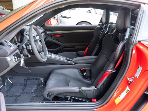Certified 2023 Porsche 718 Cayman GT4 RWD image 34