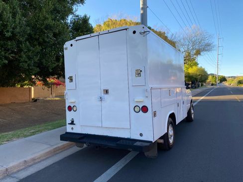 Used 2016 Ford E-350 and Econoline 350 Super Duty image 6