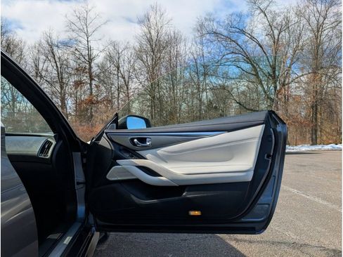 Used 2017 INFINITI Q60 w/ Premium Plus Package 2.0T image 11