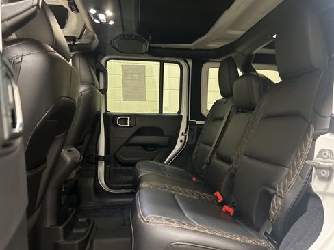 Used 2021 Jeep Wrangler Unlimited Sahara image 8