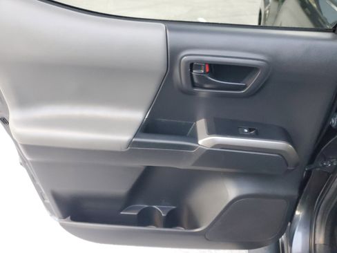 Used 2022 Toyota Tacoma SR5 w/ Technology Package image 13