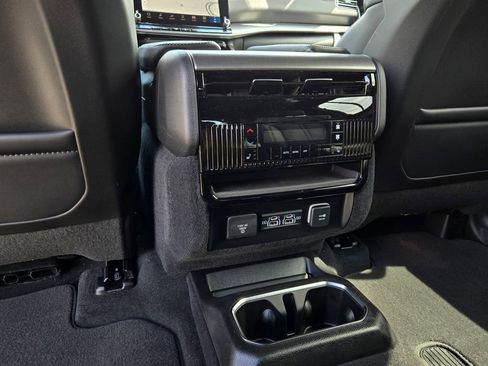 New 2026 Jeep Grand Wagoneer Limited AWD/4WD image 28