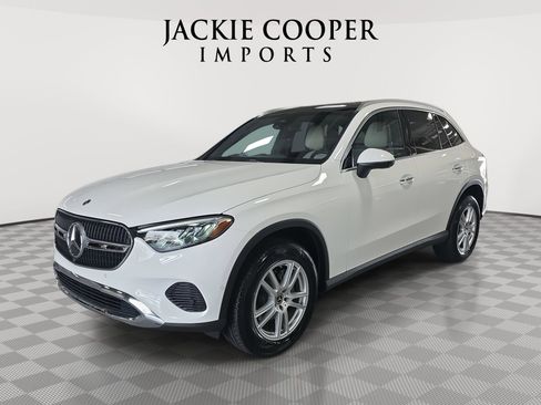 Certified 2025 Mercedes-Benz GLC 300 image 1