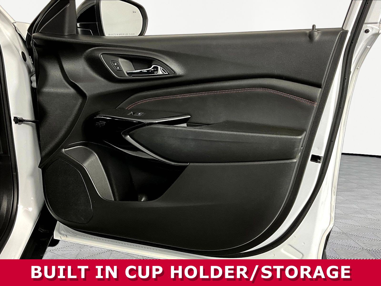 Used 2024 Chevrolet Trax RS w/ Sunroof Package FWD image 26