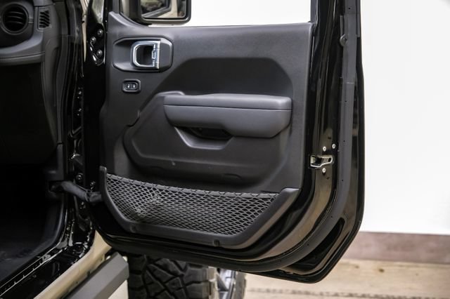 Used 2025 Jeep Gladiator Rubicon w/ Safety Group AWD/4WD image 83
