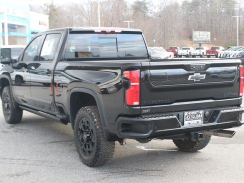 Used 2024 Chevrolet Silverado 2500 High Country w/ Midnight Edition image 5