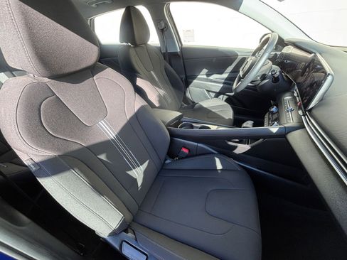 Used 2025 Hyundai Elantra SEL image 36