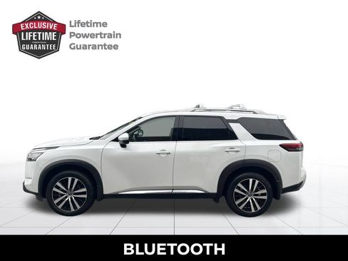 Certified 2025 Nissan Pathfinder Platinum w/ Cargo Package FWD image 2
