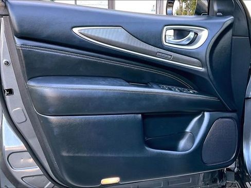 Used 2019 INFINITI QX60 Luxe w/ Essential Package AWD/4WD image 17