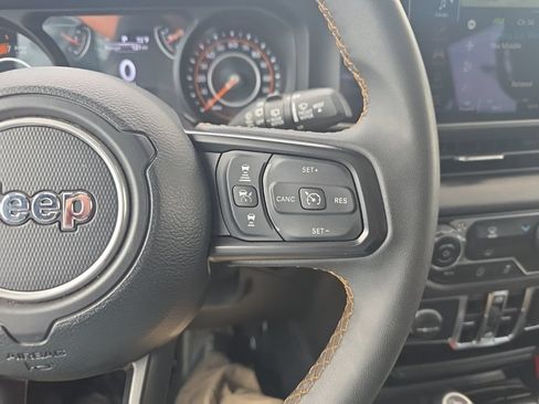 Used 2024 Jeep Wrangler Unlimited Sport AWD/4WD image 13