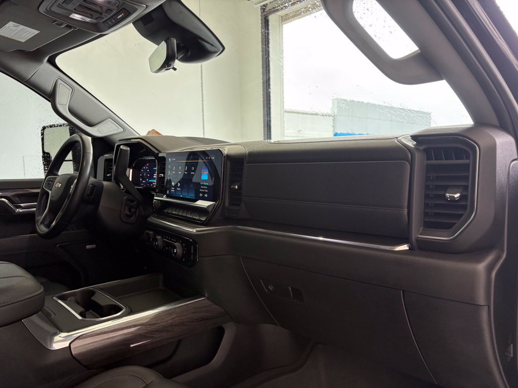 Used 2024 Chevrolet Silverado 2500 LTZ w/ LTZ Premium Package AWD/4WD image 40