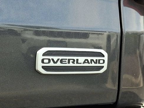 Used 2021 Jeep Gladiator Overland w/ Popular Equipment Package AWD/4WD image 21