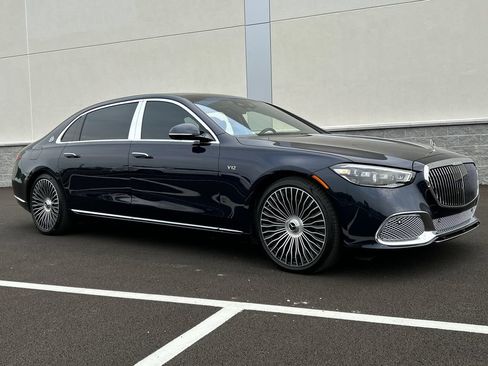 Used 2024 Mercedes-Benz Maybach S 680 4MATIC image 3