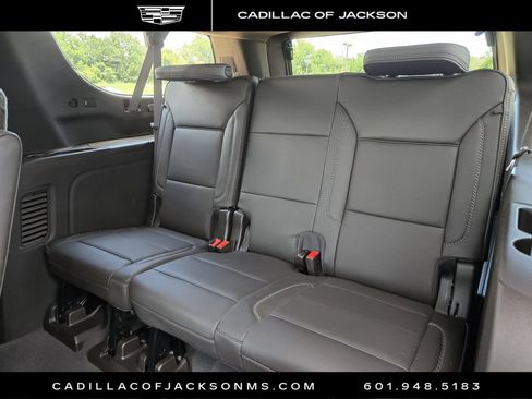 Used 2023 GMC Yukon XL Denali AWD/4WD image 13