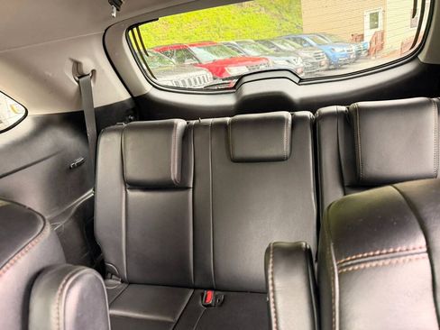 Used 2017 Toyota Highlander XLE AWD/4WD image 19