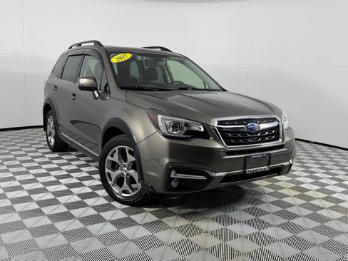 Used 2017 Subaru Forester 2.5i Touring AWD/4WD image 2
