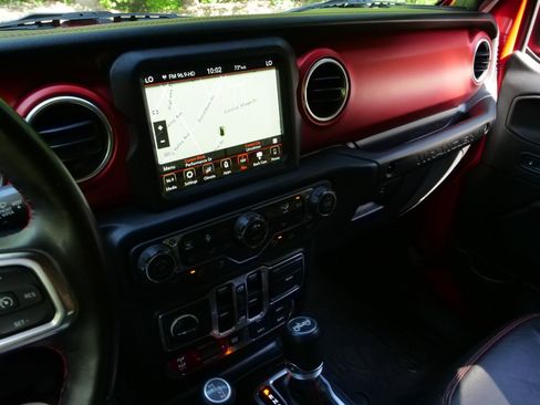 Used 2018 Jeep Wrangler Unlimited Rubicon AWD/4WD image 9