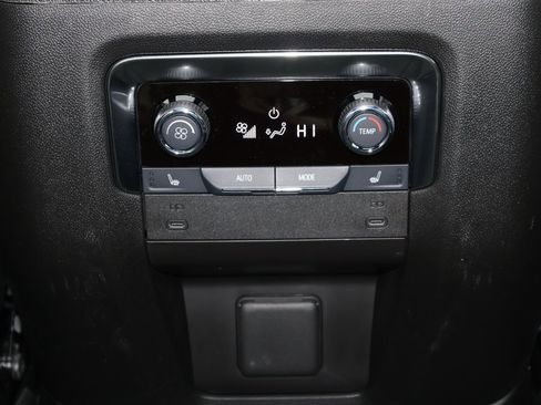 New 2025 Chevrolet Suburban High Country image 31