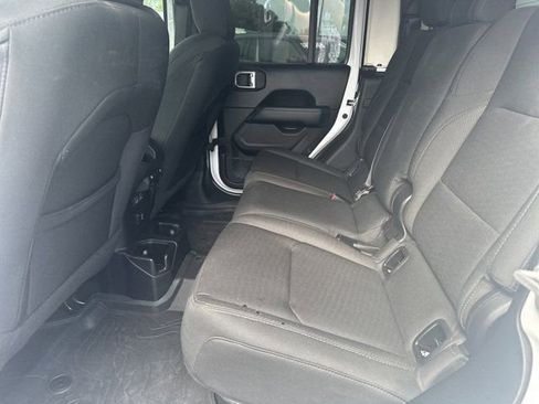 Certified 2020 Jeep Gladiator Overland image 22