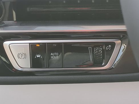 Certified 2024 Cadillac Lyriq Luxury AWD/4WD image 17