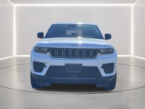 Used 2023 Jeep Grand Cherokee Laredo image 25