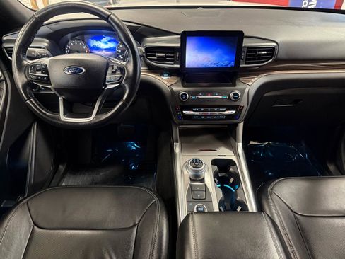 Used 2020 Ford Explorer Limited w/ Class III Trailer Tow Package image 39