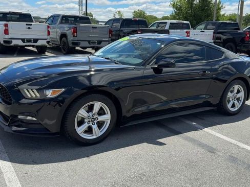 Used 2017 Ford Mustang Coupe RWD image 3