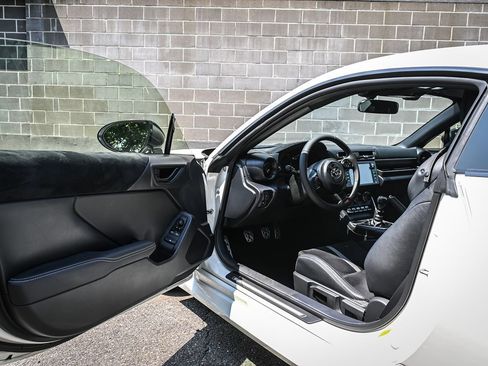 Used 2024 Toyota GR86 Premium RWD image 7