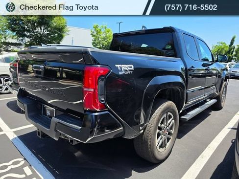 Used 2025 Toyota Tacoma TRD Sport AWD/4WD image 6