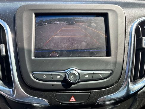 Used 2020 Chevrolet Equinox LT FWD image 18