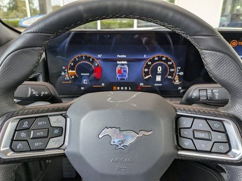 Used 2025 Ford Mustang Premium image 23