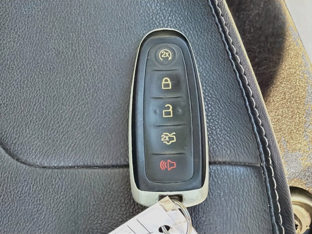 Used 2014 Ford Focus Titanium w/ Luxury Package FWD image 34