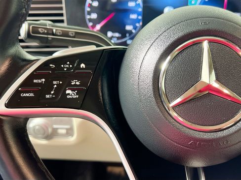 Used 2025 Mercedes-Benz GLE 450e 4MATIC image 18