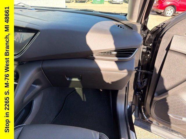 Used 2023 Buick Envision Avenir AWD/4WD image 30