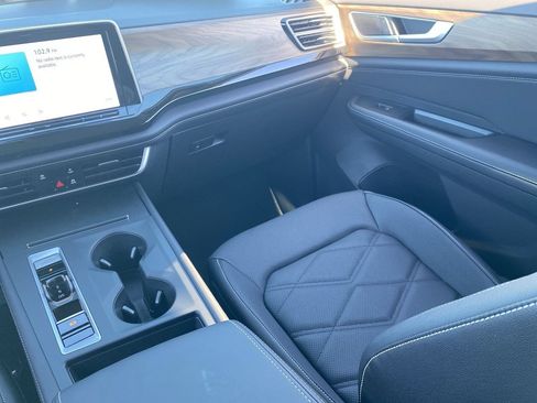 New 2026 Volkswagen Atlas SE FWD image 12