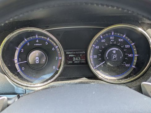 Used 2013 Hyundai Sonata SE w/ Navigation & Sunroof Pkg FWD image 9