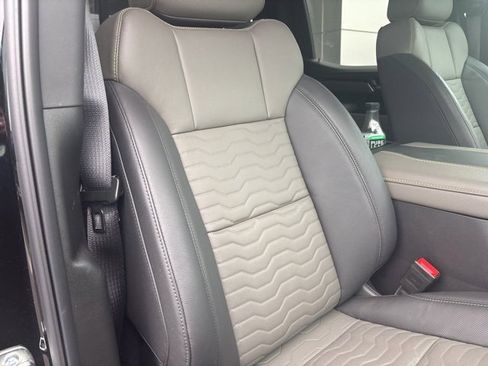 Used 2025 Chevrolet Silverado 1500 ZR2 w/ Technology Package image 10