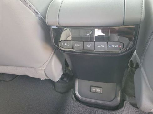 Certified 2026 Toyota Highlander XLE AWD/4WD image 35