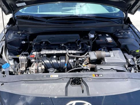 Used 2024 Hyundai Elantra SEL FWD image 9