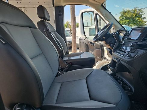Used 2025 RAM ProMaster 2500 w/ Convenience Group FWD image 10
