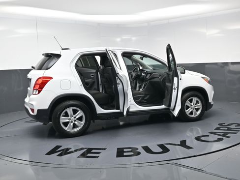 Certified 2020 Chevrolet Trax LS image 24