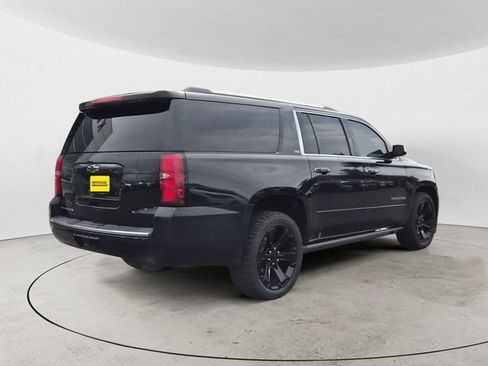 Used 2016 Chevrolet Suburban LTZ image 5