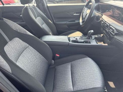 Certified 2026 Nissan Sentra SV w/ SV Convenience Package FWD image 6