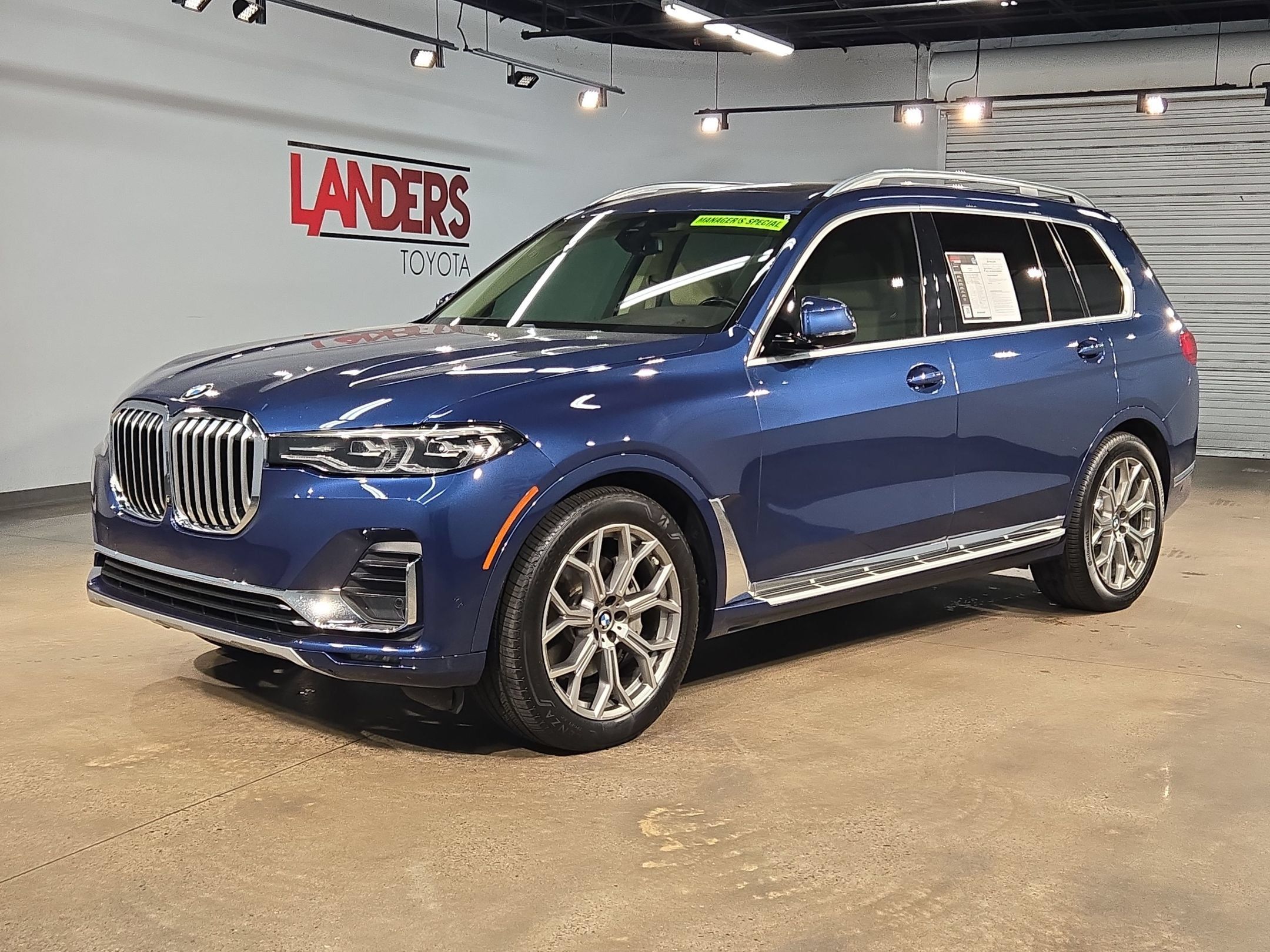 Used 2019 BMW X7 xDrive40i w/ Premium Package AWD/4WD image 3