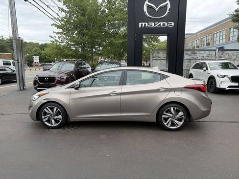 Used 2014 Hyundai Elantra Limited w/ Option Group 03 FWD image 5