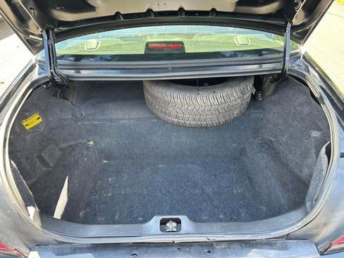 Used 2006 Ford Crown Victoria Police Interceptor image 17