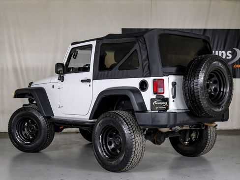 Used 2018 Jeep Wrangler Sport image 10